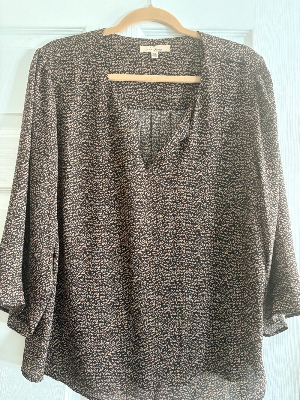 Le Lis Black and Cream Micro-Print V-Neck Tunic